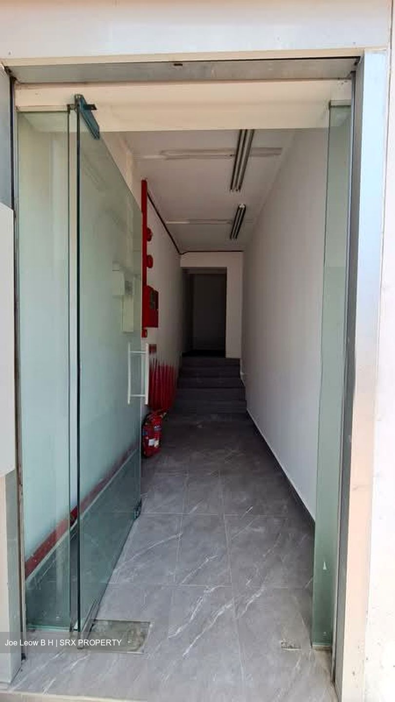 Sims Avenue (D14), Shop House #575673531